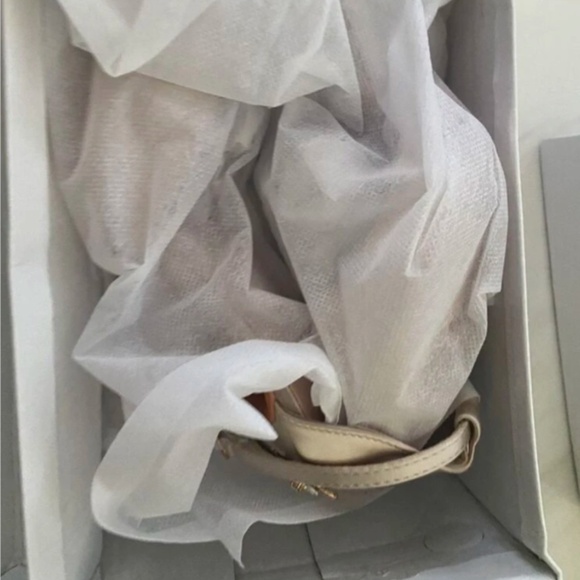 Champagne Gold Satin High Heel Shoes Embellished Flowers Metal Detail - Picture 8 of 8